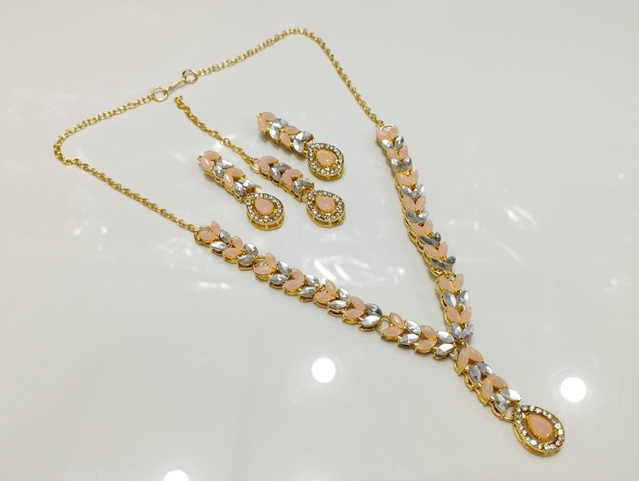 Gold Polished With Mirror Stone Neckless Set