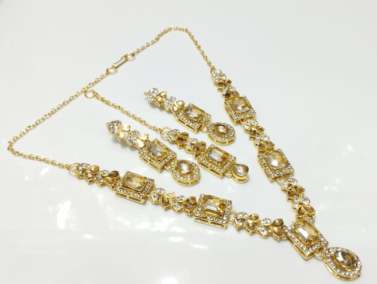 Gold Polished With Mirror Stone Neckless Set