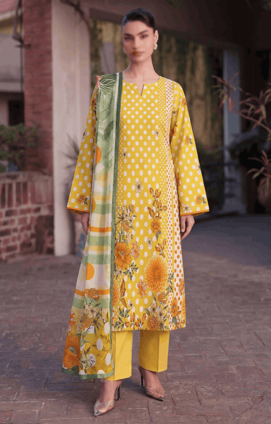 FANTAK Polka Pearl Vol 220 Digital Print Premium Lawn Unstitched 3Pcs Suit