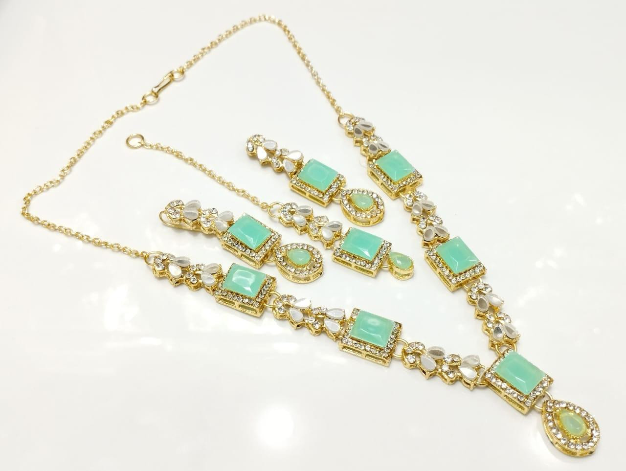 Gold Polished With Mirror Stone Neckless Set